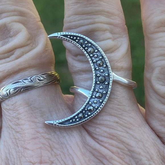 SOLD 💲Crescent Moon Ring .925 Sterling Silver w/ Marcasite large Peter Stone - Picture 6 of 9